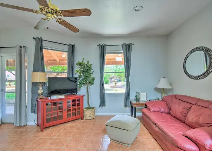 Tranquil W/ Oasis Courtyard! Apartment Eloy
