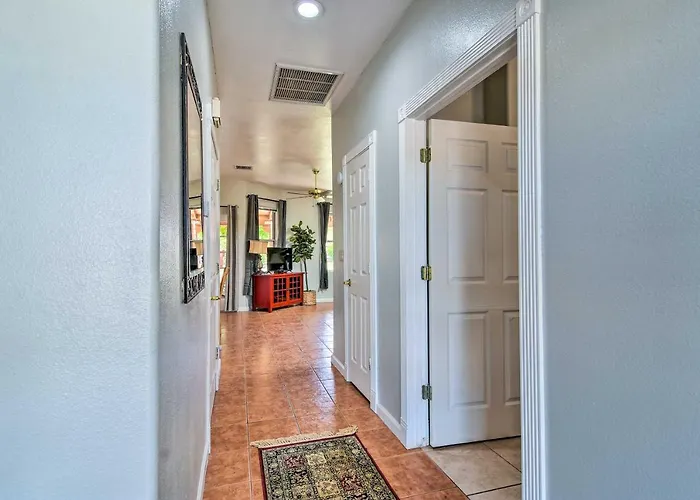 Apartment Tranquil W/ Oasis Courtyard! Eloy