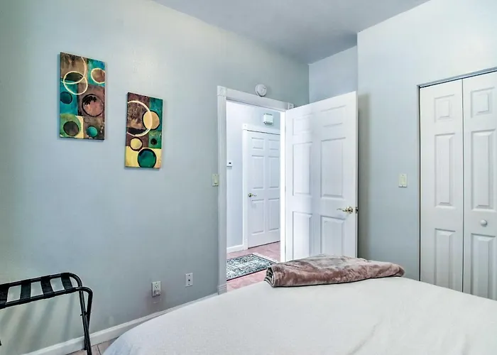 Apartment Tranquil W/ Oasis Courtyard! *