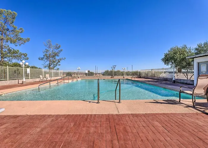 Tranquil W/ Oasis Courtyard! Apartment *